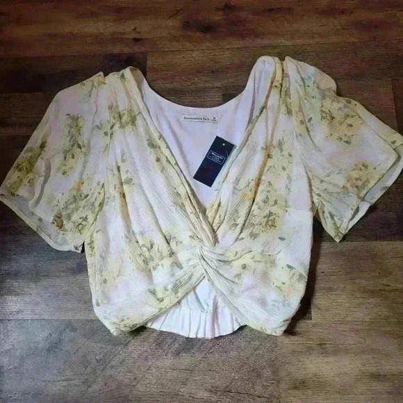 NWT Yellow & White Floral Knot-Front Flutter Sleeve Top Size M - Picture 4 of 8